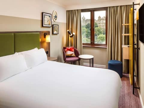 Mount Royal Hotel Edinburgh by The Unlimited Collection — hotel room