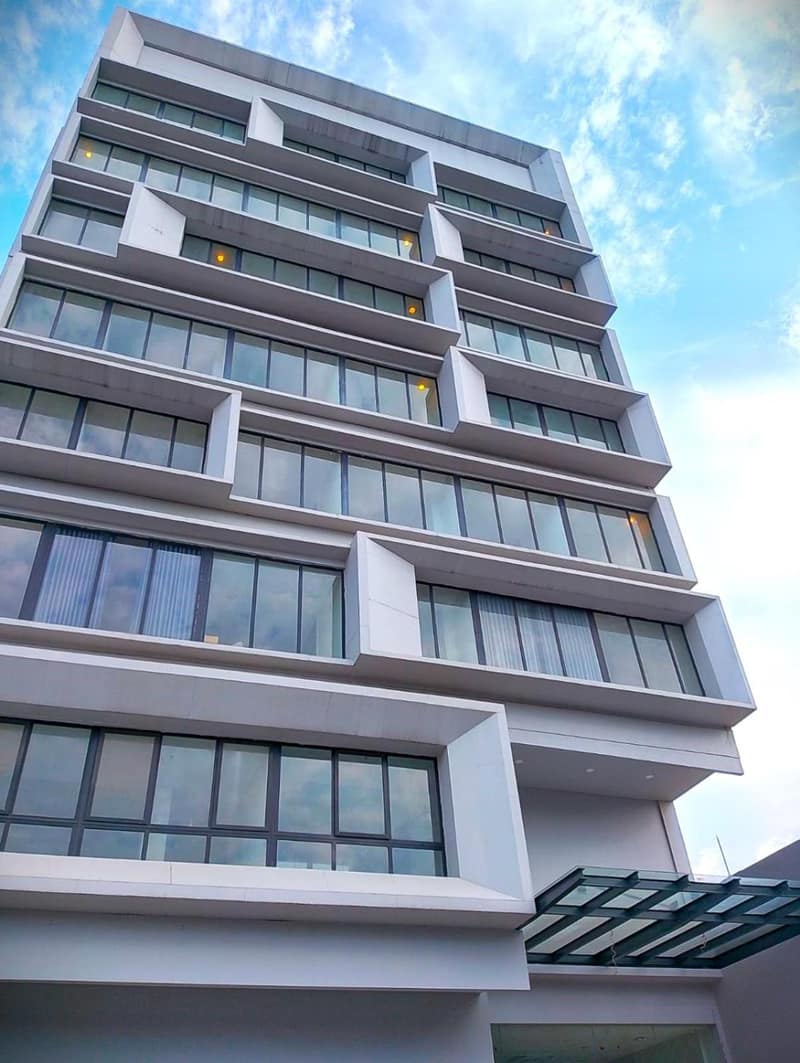 QNZ Hotel Jakarta — building