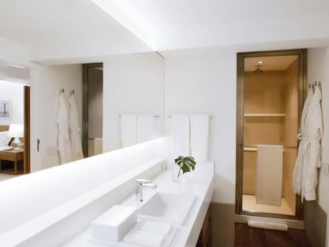 JANEIRO Hotel — bathroom