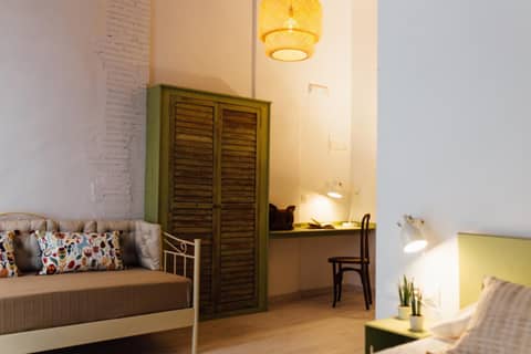 OttoH Charm Stay — hotel room