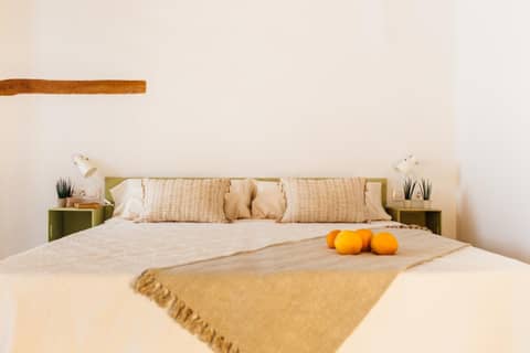 OttoH Charm Stay — bedroom