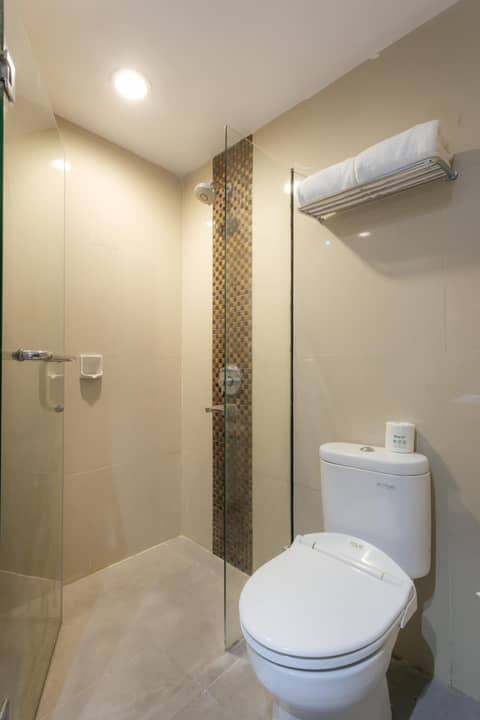 Metland Seva Seminyak - Formerly Horison Ultima Seminyak — bathroom