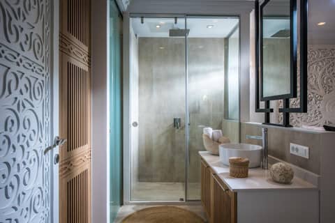 Danaides — bathroom