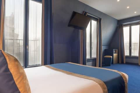 Trianon Gare de Lyon — hotel room