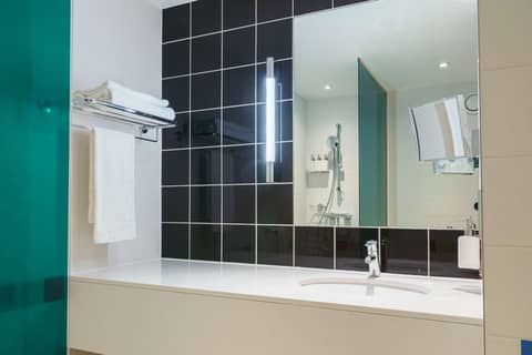 Radisson Hotel Manchester City Centre, A Verified Net Zero Hotel — photo 4