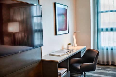 Renaissance Los Angeles Airport Hotel — photo 9