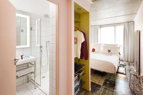 Mama Shelter Marseille — hotel room
