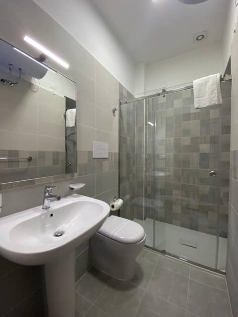 38 Aira Hotels — bathroom