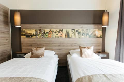 Hotel Sion — hotel room