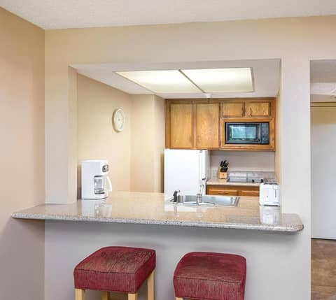 WorldMark Palm Springs - Plaza Resort and Spa — kitchen