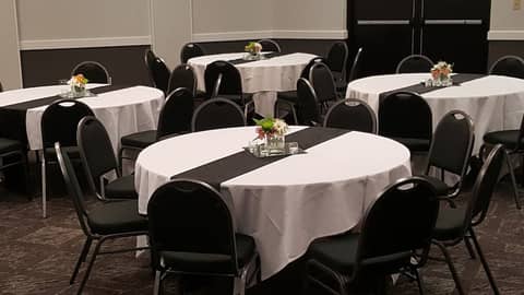 Holiday Inn Bloomington Airport South Mall Area by IHG — photo 8