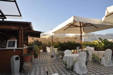Hotel Ambasciatori — dining