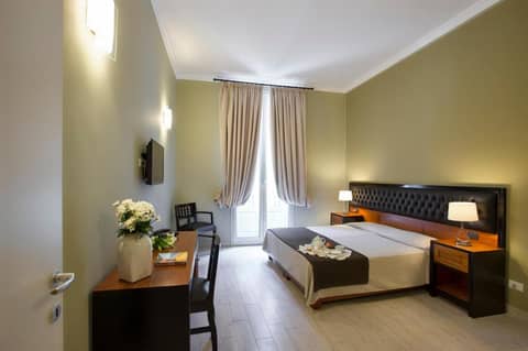Hotel Ambasciatori — hotel room