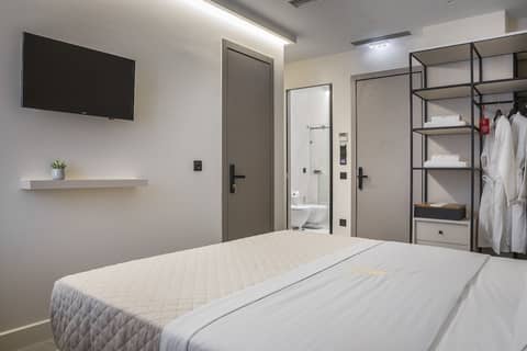Royalty Hotel Athens — hotel room