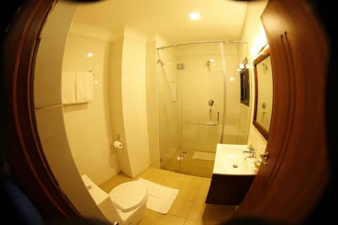 Hotel Arts Kathmandu — bathroom