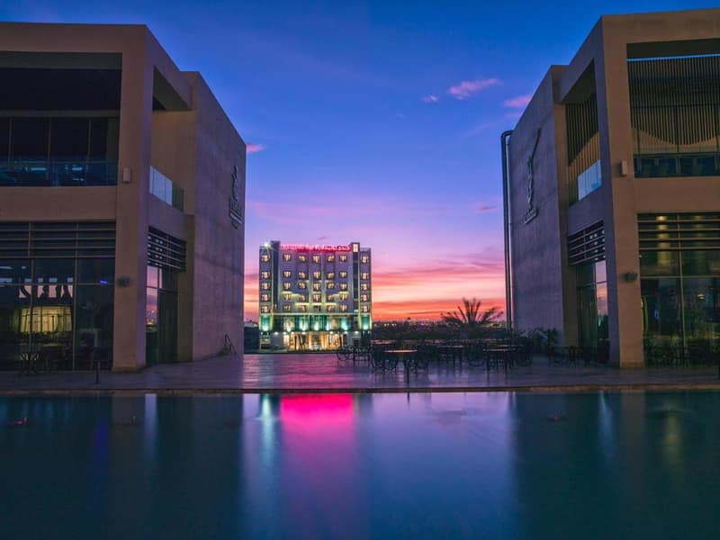 Boulevard Oman Hotel — building