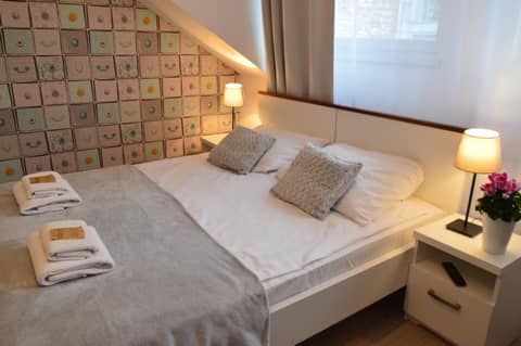 Cracow Central Aparthotel — hotel room