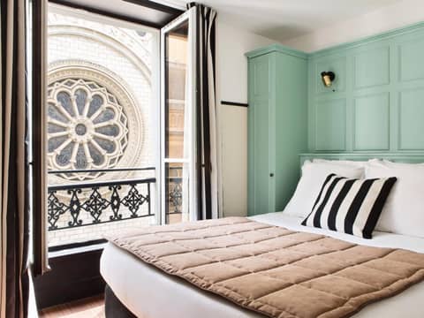 New Hotel Lafayette — hotel room