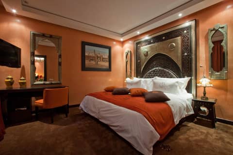 Art Palace Suites & Spa — hotel room
