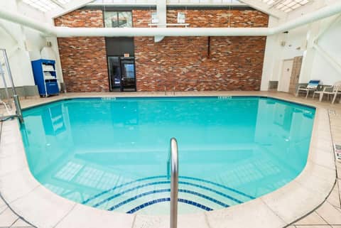 Fireside Inn & Suites Portland — recepcion & lobby