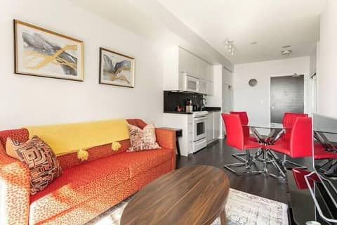 Downtown Toronto Luxury Suites — photo 7