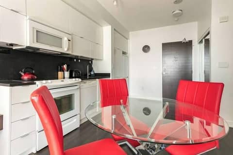 Downtown Toronto Luxury Suites — photo 8
