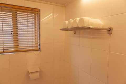 Hostel Mihojae Seomyeon — bathroom