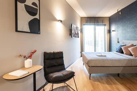ipartment Frankfurt Airport — hotel room