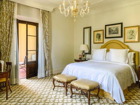 Four Seasons Hotel Firenze — hotel room