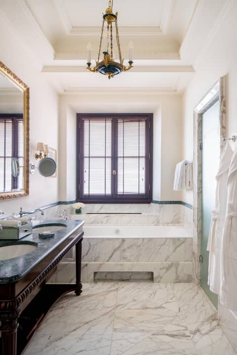 Four Seasons Hotel Firenze — bathroom