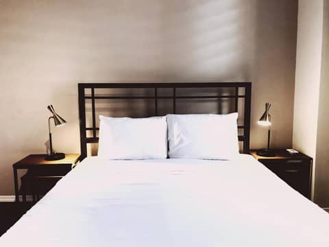 Touchstone Hotel - City Center — bedroom