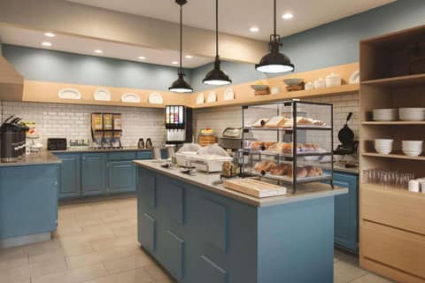 Country Inn & Suites by Radisson, Indianapolis South, IN — photo 6