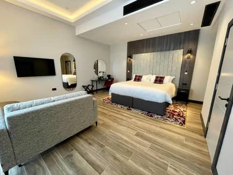 Tynecastle Park Hotel — hotel room