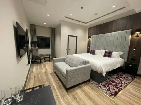 Tynecastle Park Hotel — hotel room