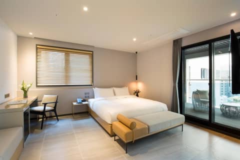 Nampo Hound Hotel Premier — hotel room