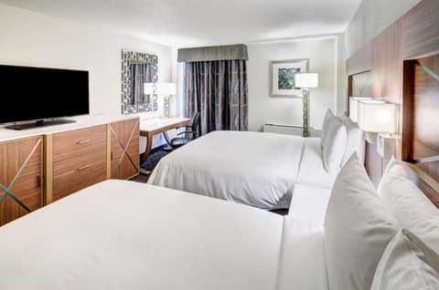 DoubleTree by Hilton Milwaukee Downtown — photo 4