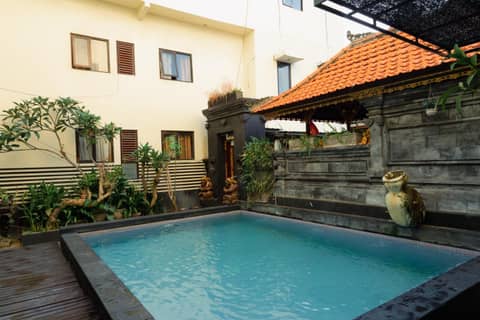 Suardana Inn's — recepcion & lobby