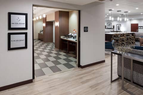 Hampton Inn St Louis- at the Arch — photo 9