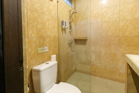 The Flora Kuta Bali — bathroom