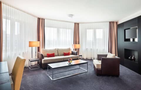 Lindner Hotel Frankfurt Main Plaza, part of JdV by Hyatt — hotel room