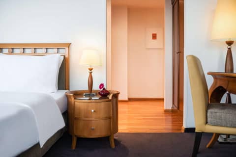 Lindner Hotel Frankfurt Main Plaza, part of JdV by Hyatt — hotel room