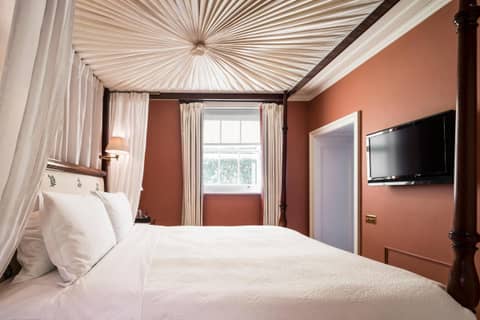 Roseate House London — hotel room
