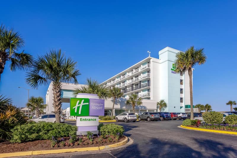Holiday Inn Resort Oceanfront at Surfside Beach by IHG — building