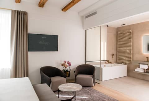 Boutique Hotel HOH — hotel room