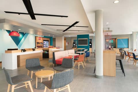 avid hotel Fort Worth – Fossil Creek by IHG — photo 4