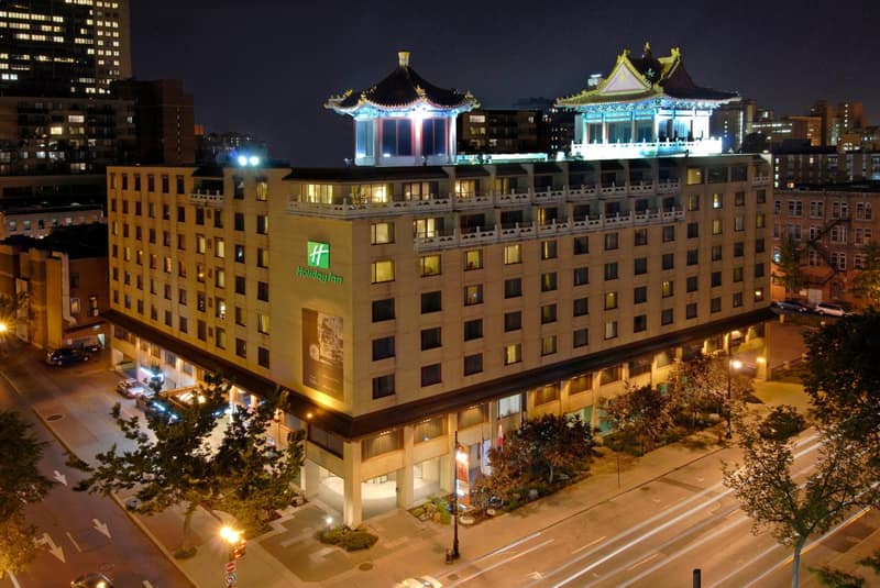 Holiday Inn Montreal Centre Ville Downtown by IHG — building