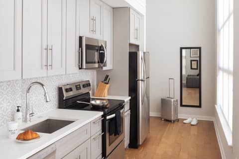 Sosuite at The Vine - Old City — kitchen