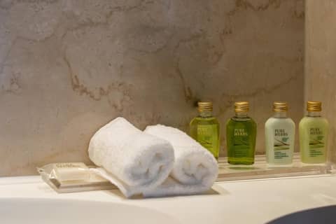 Nash Suites Airport Hotel — photo 8
