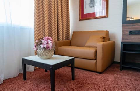 Nash Suites Airport Hotel — photo 9