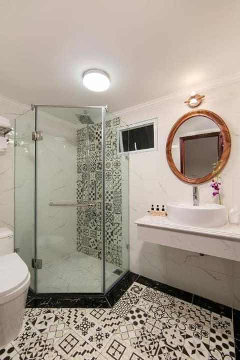 Sena Boutique Hotel & Travel — bathroom